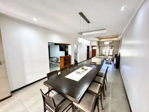 Venta Casa 3 Dormitorios a metros de Bv Oroño