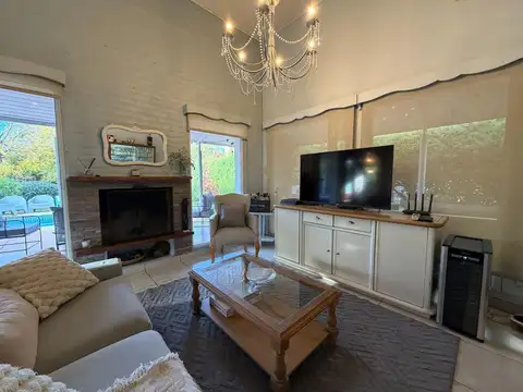 Casa en Venta en Larena Country Club, USD 170.000
