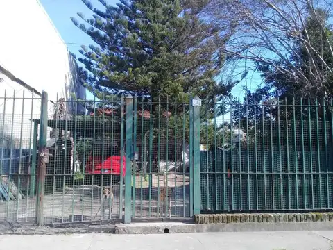 VENTA - A REFACCIONAR ó DEMOLER. Chalet 3 ambientes y dependencias en José León Suárez, San Martin, G.B.A. Zona Norte