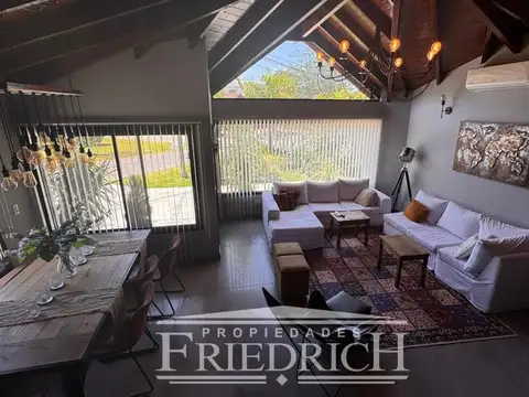 Casa en Venta con 7 cocheras
