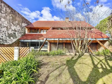 Casa en Venta en Manuel B Gonnet, USD 158.000