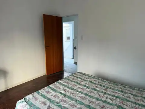 Departamento De 2 Ambientes  En 1º Piso
