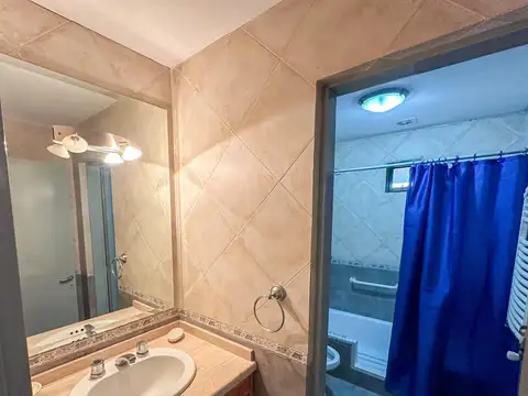 Casa 6 ambientes con 2 baños