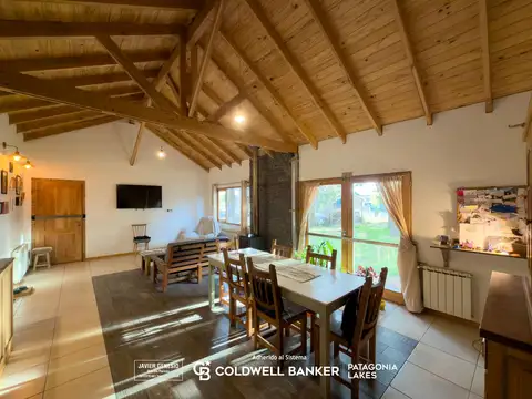 CASA EN VENTA EN SAN MARTIN DE LOS ANDES TODOS LOS SERVICIOS de 130m2 en lote de 785 m2 -