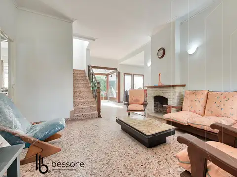 Casa 5 ambientes con 1 baño