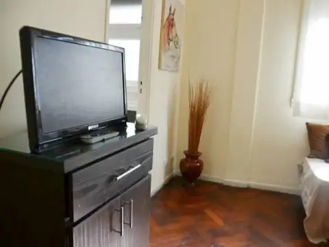 Excelente ambiente en Recoleta