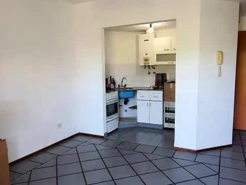 Departamento 2 ambientes en excelente estado. Carapachay.