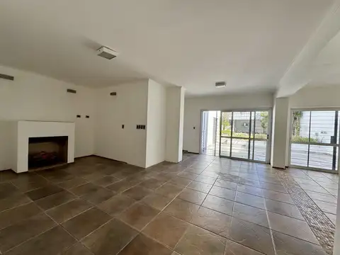 Casa en Alquiler de 3 dormitorios