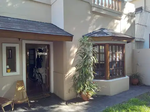 PH en venta - 3 Dormitorios 2 Baños - Cochera - Villa Lynch