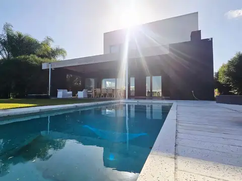 Casa en Alquiler de 4 dormitorios