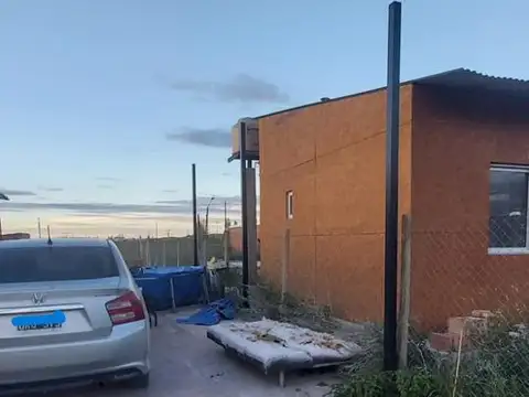 Casa 3 ambientes con 1 baño