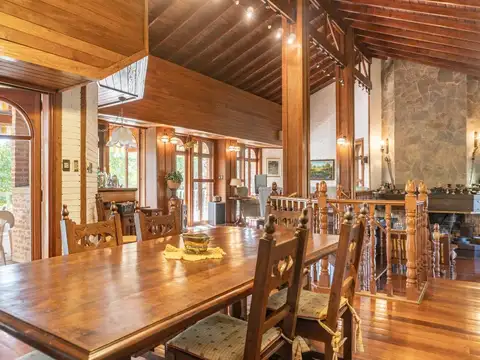 Casa 6 ambientes con 4 baños