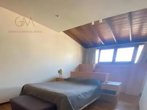 Casa 7 ambientes con 5 baños