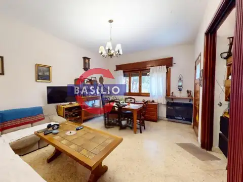 Casa en Venta con 3 cocheras