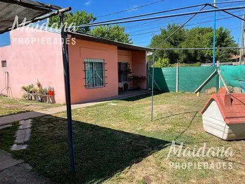 Casa con Jardín En Venta, Matheu