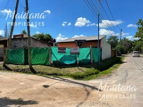 Casa con Jardín En Venta, Matheu