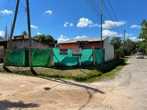 Casa con Jardín En Venta, Matheu