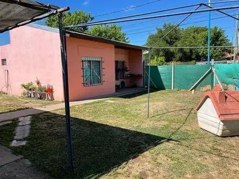 Casa con Jardín En Venta, Matheu