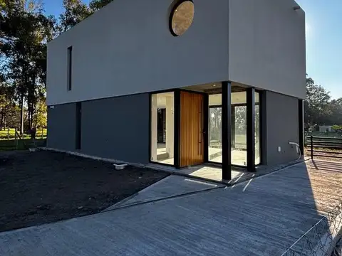 Casa en Venta con 1 cochera
