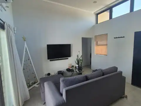 Casa en Alquiler en Virrey del Pino, $ 800.000