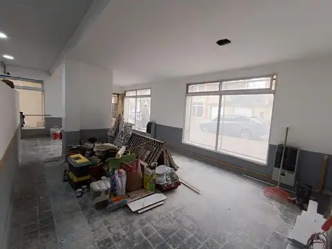 Local céntrico de esquina en Venta. Excelente ubicación.