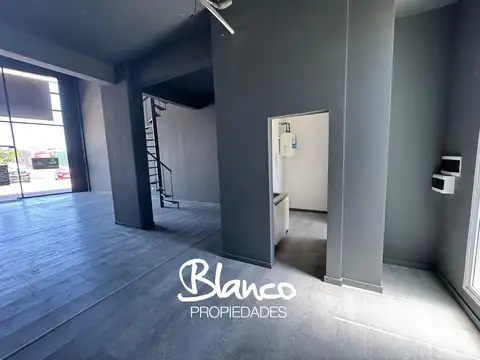 Local en Alquiler Sobre Panamericana en Legend Residences - Pilar