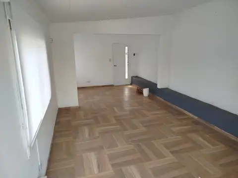 Depto Tipo Casa en Alquiler en Bella Vista, $ 700.000