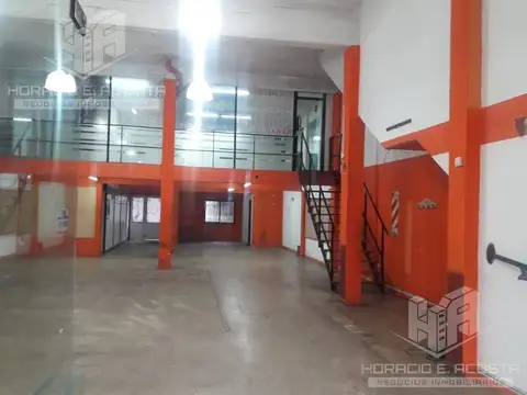 Local en  alquiler de 200m2 villa ballester 