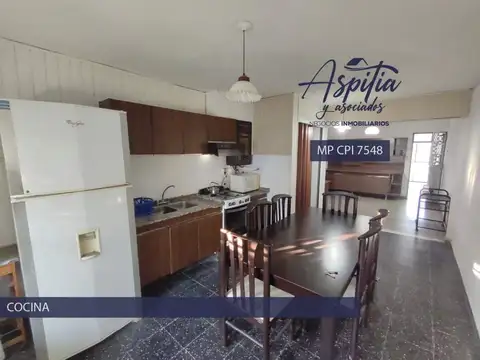 Casa 5 ambientes con 1 baño