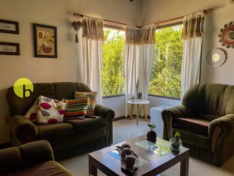 Casa 4 ambientes con 2 baños