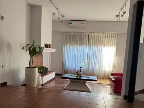 Casa en Venta en Ramos Mejía, USD 240.000