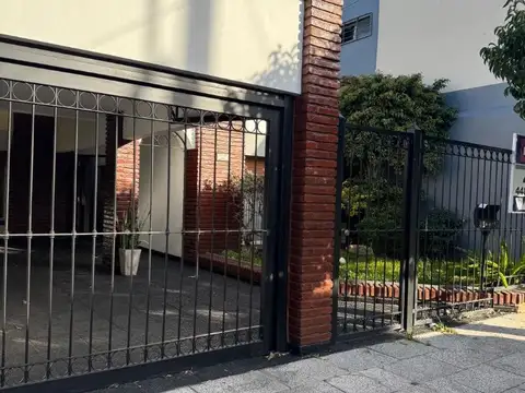 Casa en venta 4 ambientes. Lote Propio. Castelli 800. Ramos