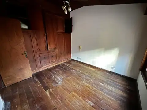 Casa 5 ambientes con 2 baños