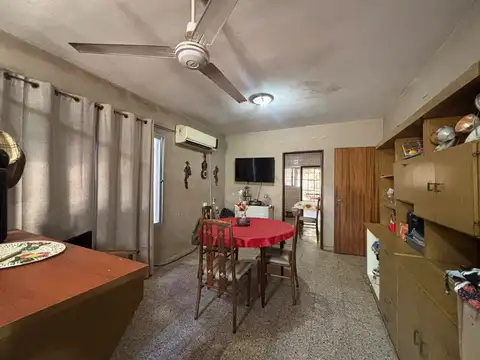Casa 5 ambientes con 1 baño