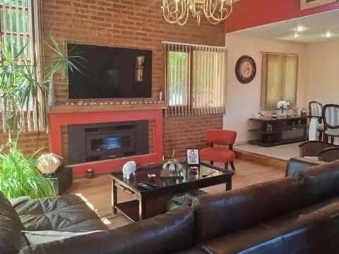 Casa en Venta en Cipolletti, USD 450.000