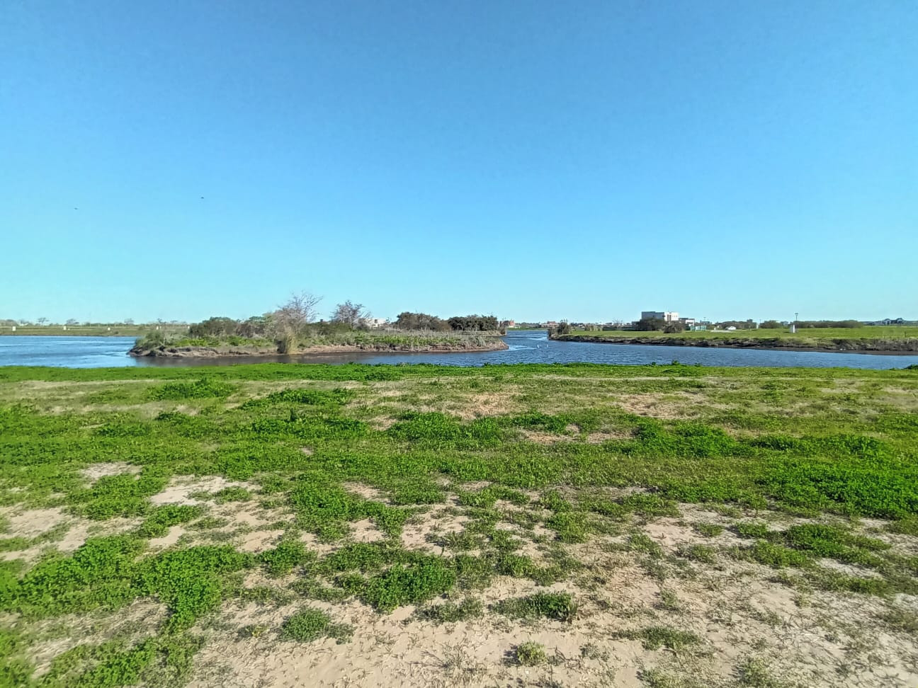 Lote al lago en venta en "Barrio Elcano", Pueblos del Plata (Hudson)