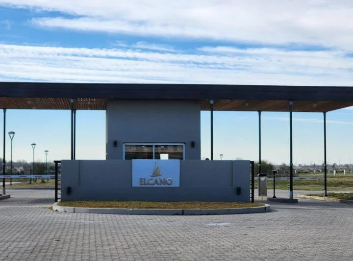 Lote al lago en venta en "Barrio Elcano", Pueblos del Plata (Hudson)