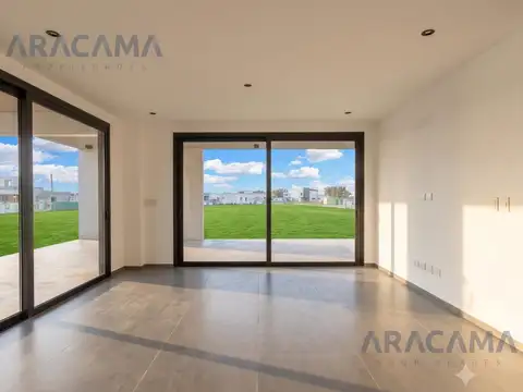 Casa en Venta en Countries y Barrios Cerrados en Ezeiza, USD 255.000