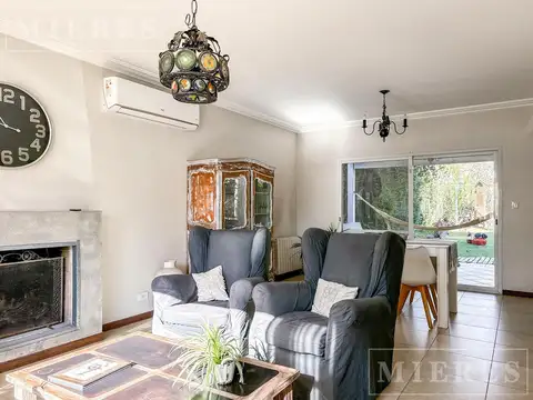 Casa 7 ambientes con 3 baños