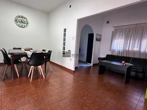 PH  en venta 4 ambientes c/ cochera y patio en Morón.