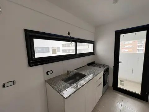 VENTA MONOAMBIENTE DIVISIBLE CON BALCON A ESTRENAR - Calle 3 E 61 y 62 - LA PLATA