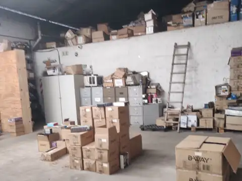 Local en Alquiler Via Pública