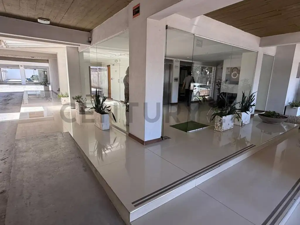 22 e/ 32 y 33 100, Piso 0