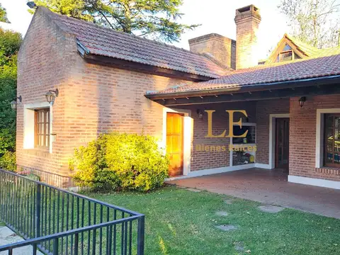 Casa en Venta con 4 cocheras