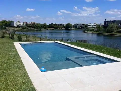 Casa en Venta en Puertos - Barrio Marinas, USD 1.099.000