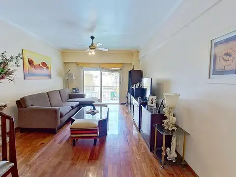 Benedetti 100, Piso 1