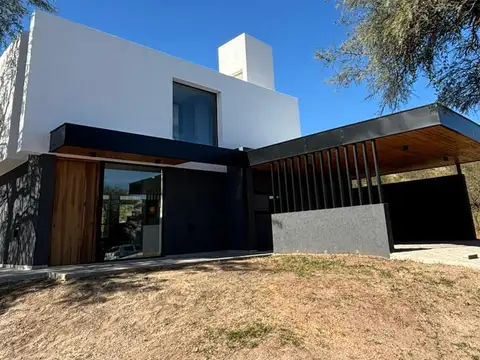 Casa en Venta en La Calera, Colón