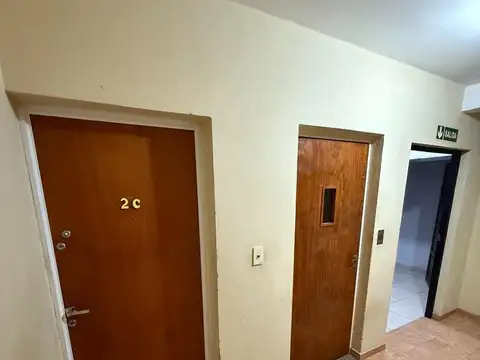 Monoambiente con balcón terraza céntrico