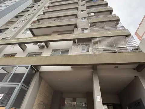 Amplio Departamento monoambiente en Banfield Este