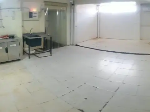 Galpon en esquina 400 mts